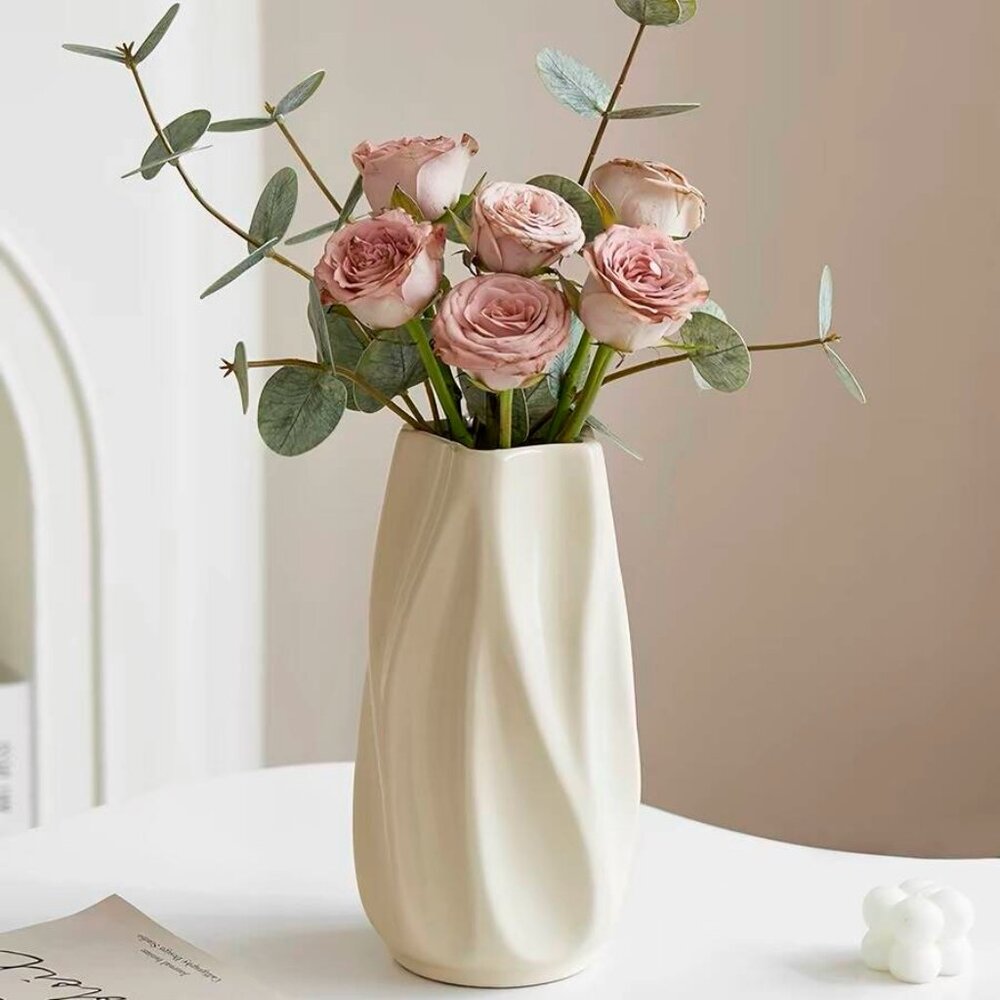 Cream Sculptural Flower Vase – New